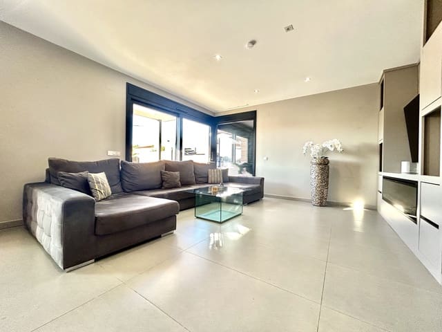 5 Zimmer Villa zu verkaufen in Los Balcones mit Garage - 849.950 € (Ref: 9842846)