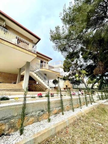 4 Zimmer Villa zu verkaufen in Dehesa de Campoamor, Orihuela mit Pool - 850.000 € (Ref: 9842857)