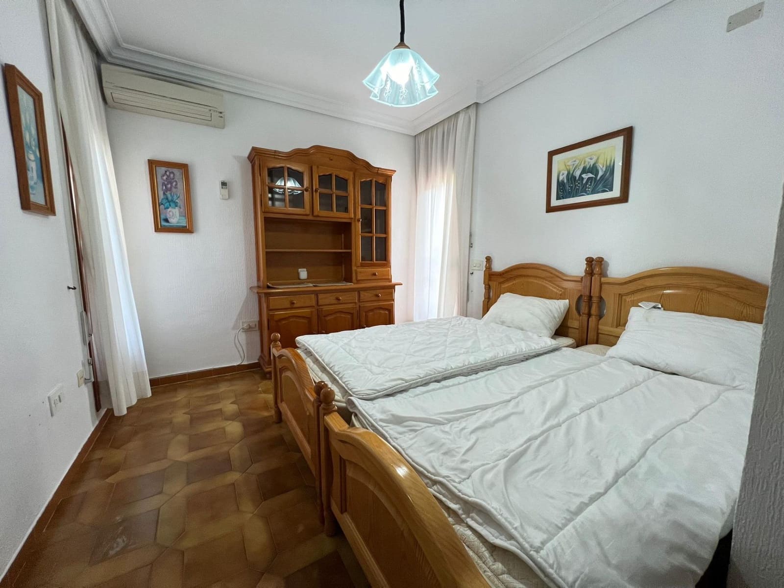 4 Zimmer Villa zu verkaufen in Orihuela Costa mit Pool - 850.000 € (Ref: 9842857)