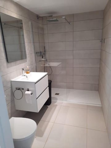 3 chambre Penthouse à vendre à Punta Prima, Torrevieja avec piscine - 795 000 € (Ref: 9842860)