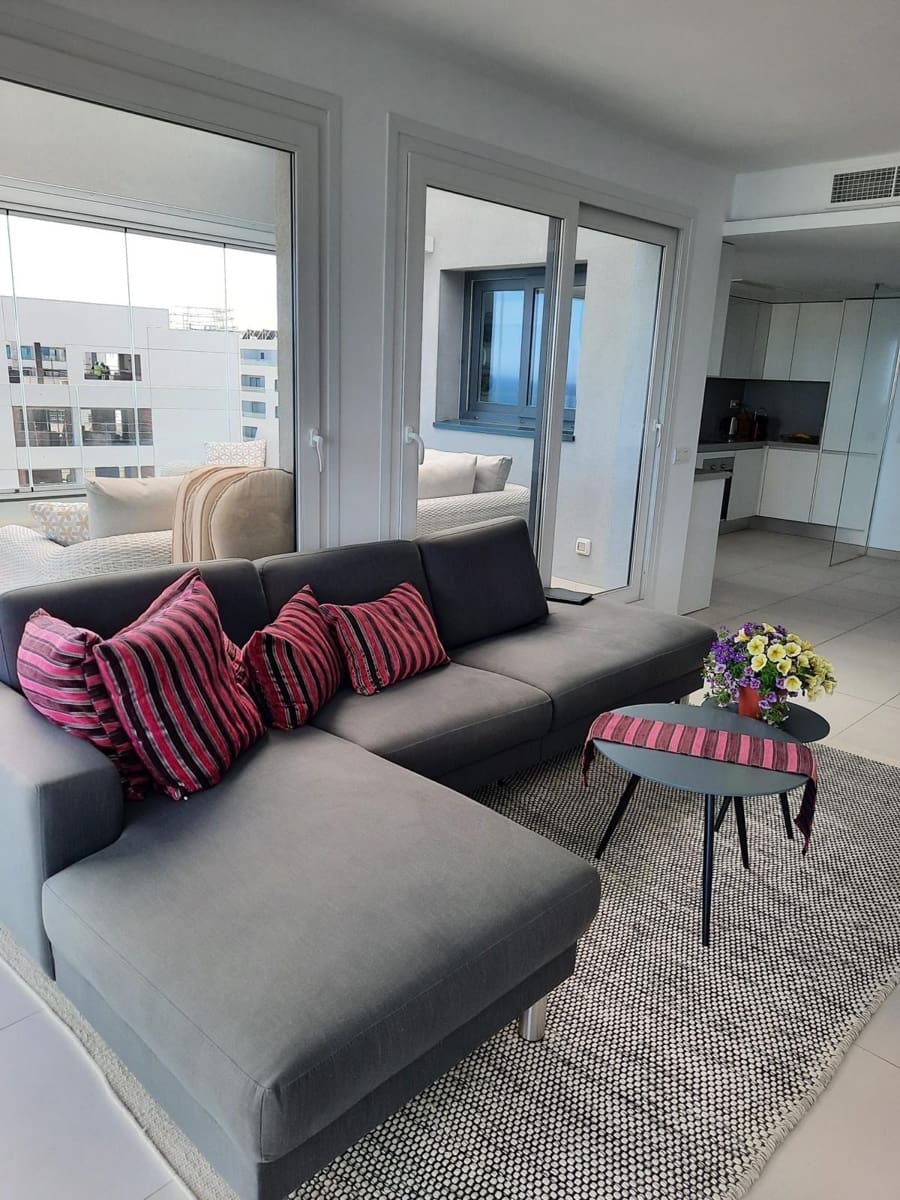 3 chambre Penthouse à vendre à Torrevieja avec piscine - 795 000 € (Ref: 9842860)