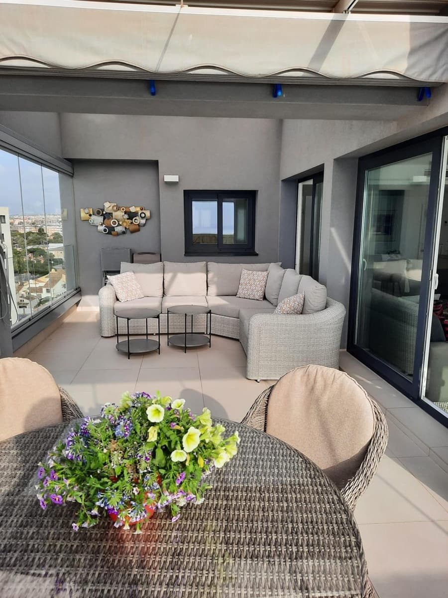 3 chambre Penthouse à vendre à Torrevieja avec piscine - 795 000 € (Ref: 9842860)