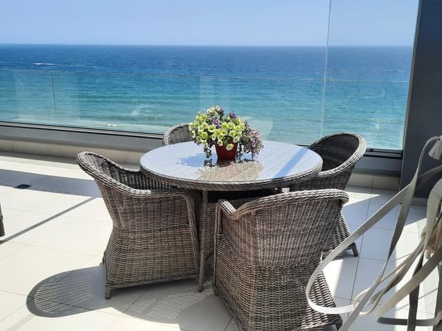 3 chambre Penthouse à vendre à Punta Prima, Torrevieja avec piscine - 795 000 € (Ref: 9842860)