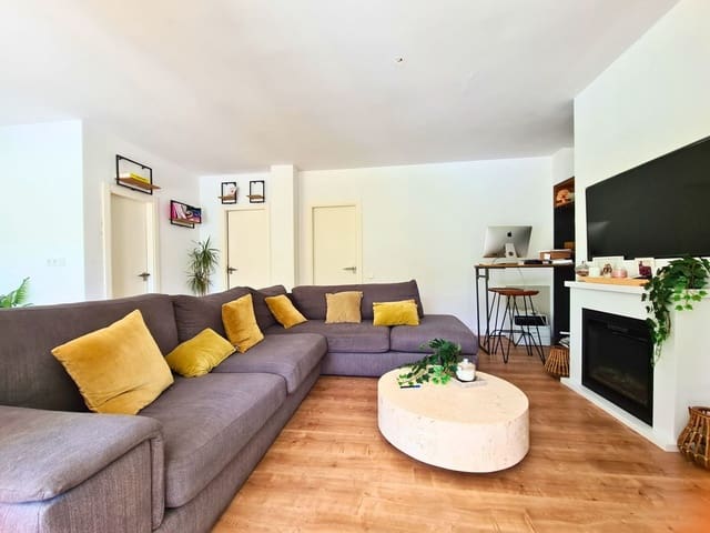 3 soverom Villa til salgs i La Duquesa / Puerto de la Duquesa, Manilva med svømmebasseng garasje - € 430 000 (Ref: 9845292)