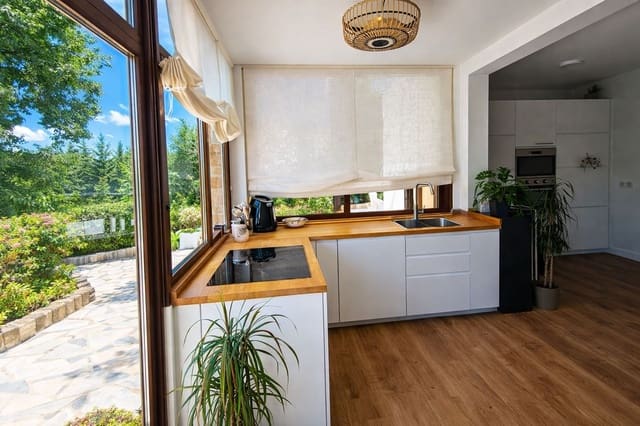 3 soverom Villa til salgs i La Duquesa / Puerto de la Duquesa, Manilva med svømmebasseng garasje - € 430 000 (Ref: 9845292)