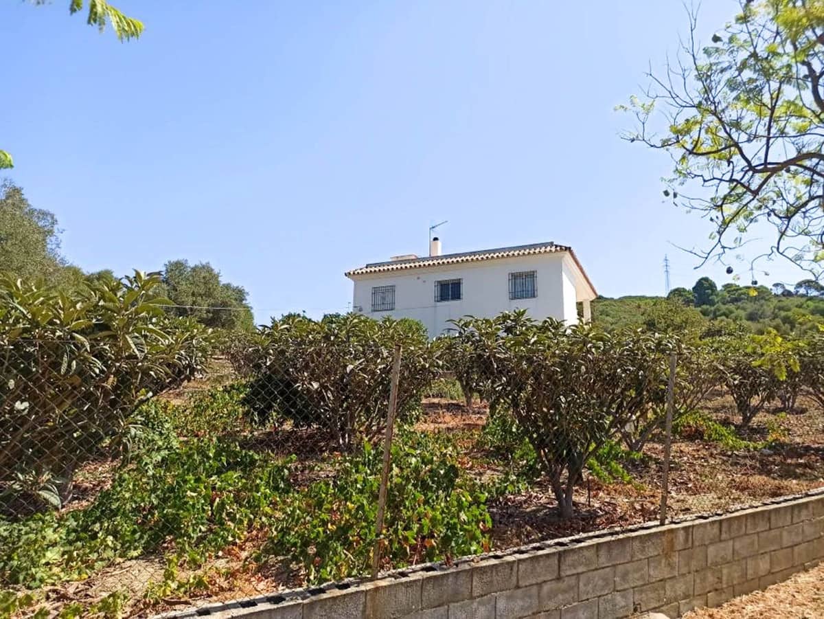 3 bedroom Commercial for sale in Estepona with garage - € 430,000 (Ref: 9845293)