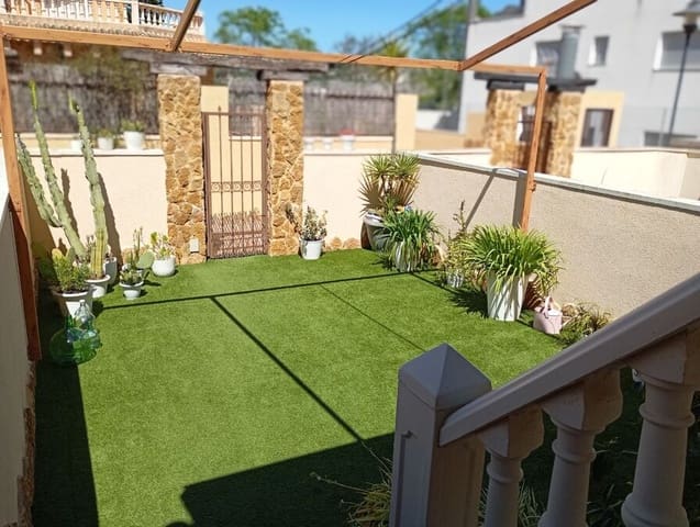 2 soverom Hus til salgs i Zona Pueblo, Guardamar del Segura med svømmebasseng garasje - € 269 000 (Ref: 9845301)