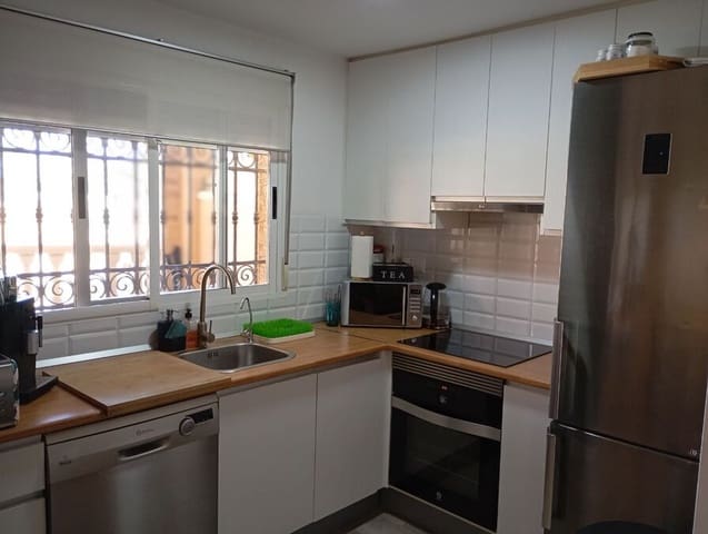 2 soverom Hus til salgs i Zona Pueblo, Guardamar del Segura med svømmebasseng garasje - € 269 000 (Ref: 9845301)