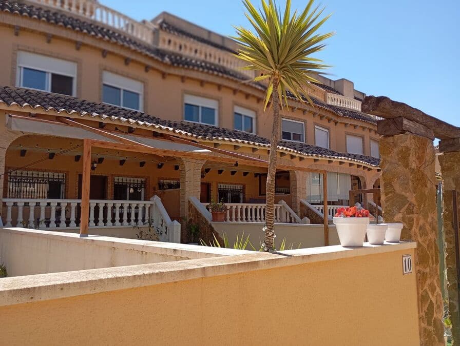2 bedroom Townhouse for sale in Guardamar del Segura with pool garage - € 269,000 (Ref: 9845301)