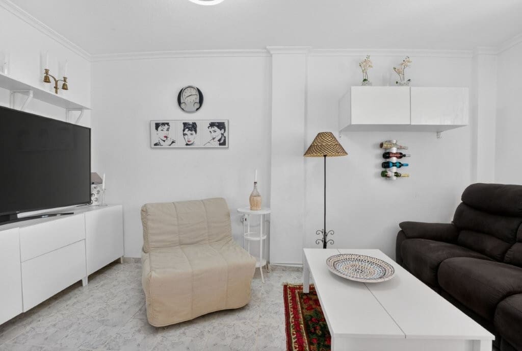 2 bedroom Townhouse for sale in Torrevieja with pool - € 199,000 (Ref: 9845305)