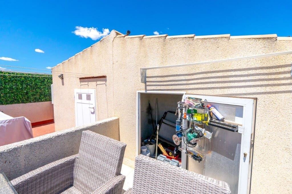 2 bedroom Townhouse for sale in Torrevieja with pool - € 199,000 (Ref: 9845305)