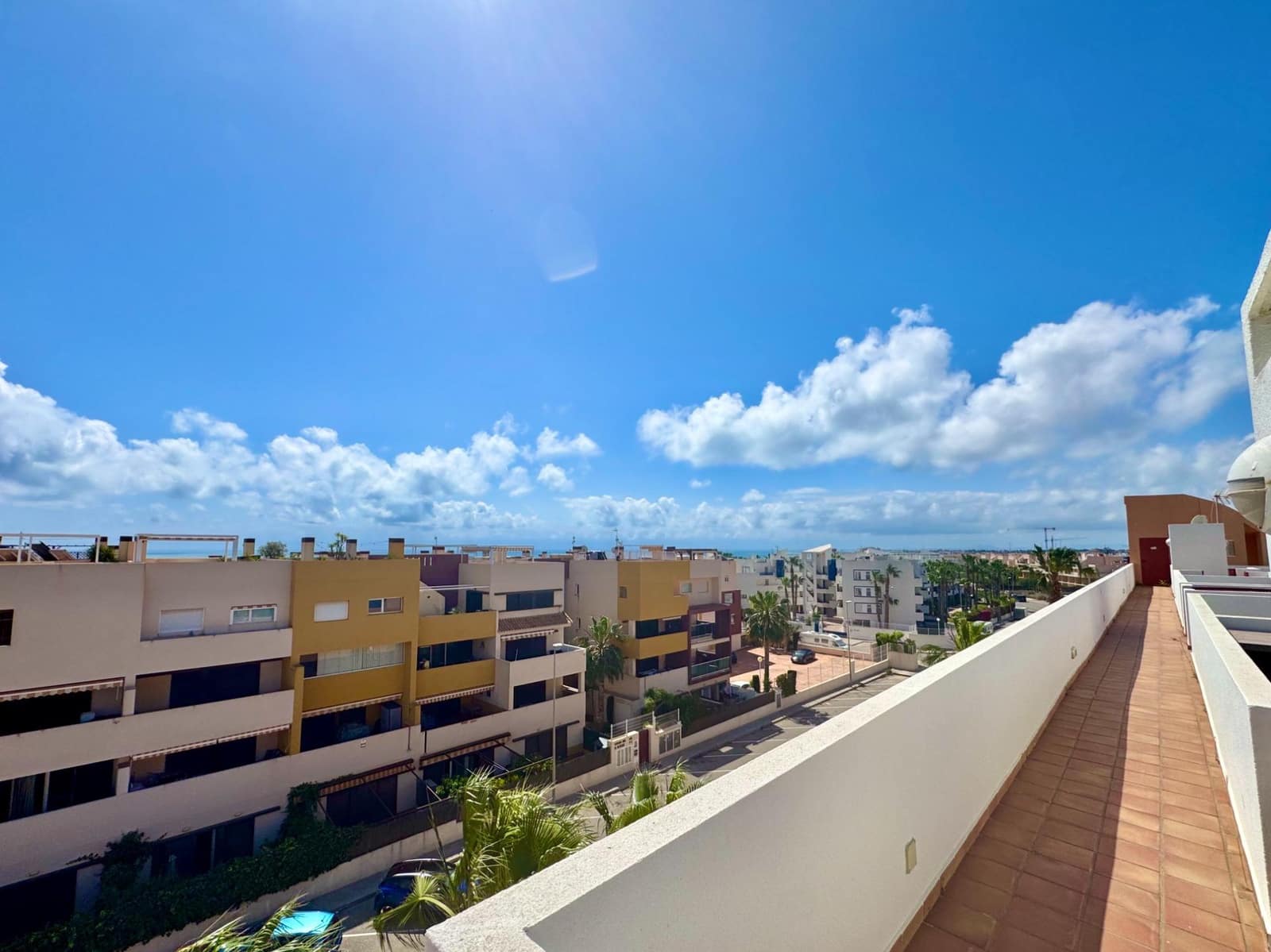 2 makuuhuone Huoneisto myytävänä paikassa Orihuela Costa mukana uima-altaan 
autotalli - 229 950 € (Ref: 9845311)
