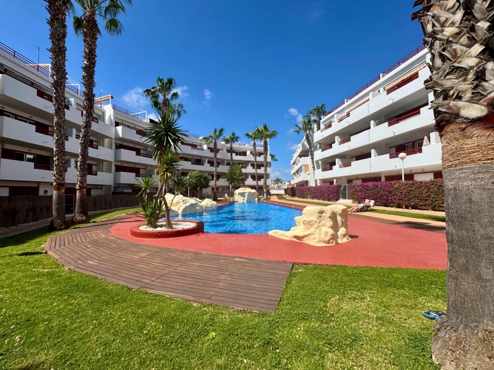 2 makuuhuone Huoneisto myytävänä paikassa Orihuela Costa mukana uima-altaan 
autotalli - 229 950 € (Ref: 9845311)