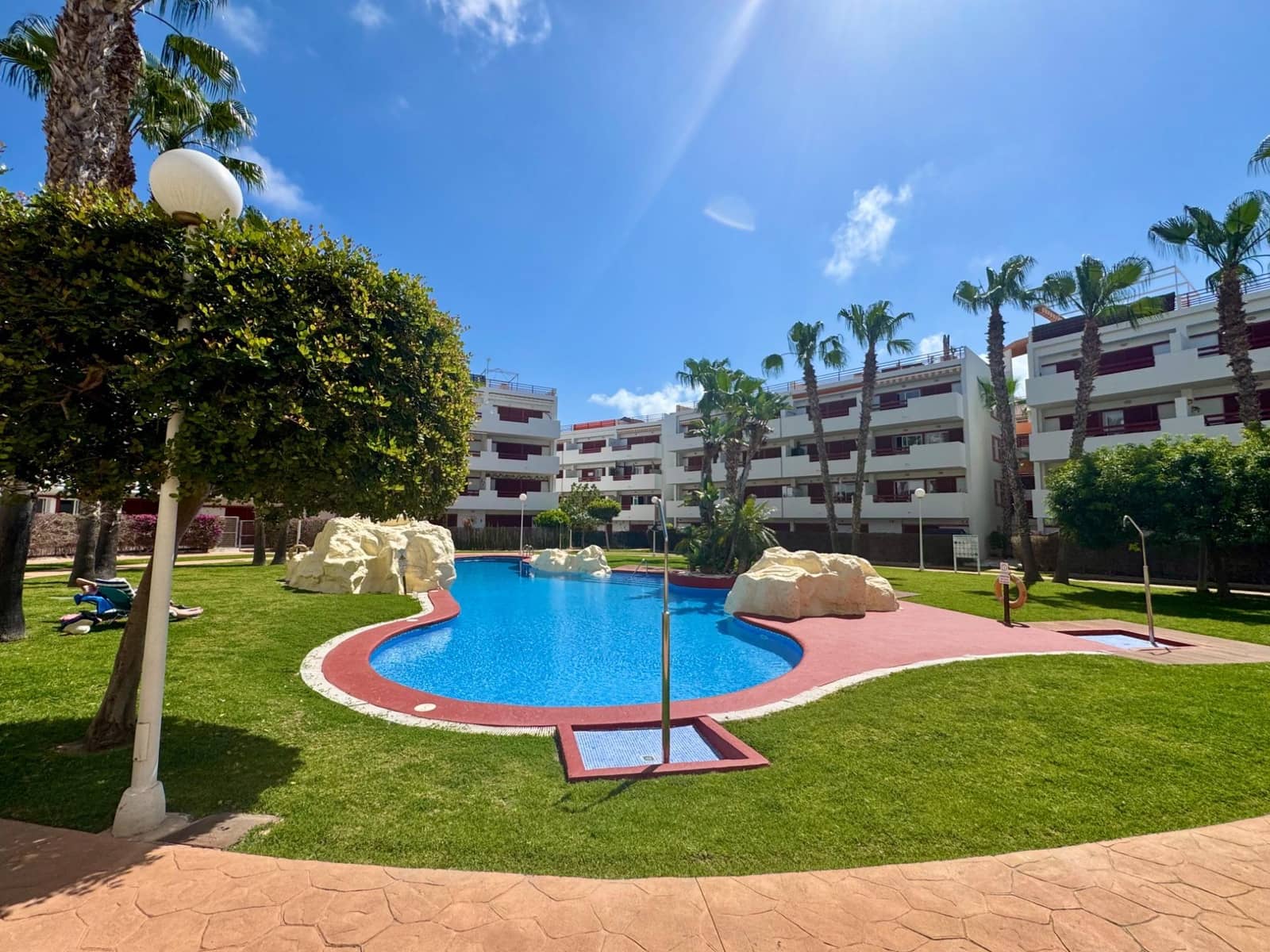 2 makuuhuone Huoneisto myytävänä paikassa Orihuela Costa mukana uima-altaan 
autotalli - 229 950 € (Ref: 9845311)
