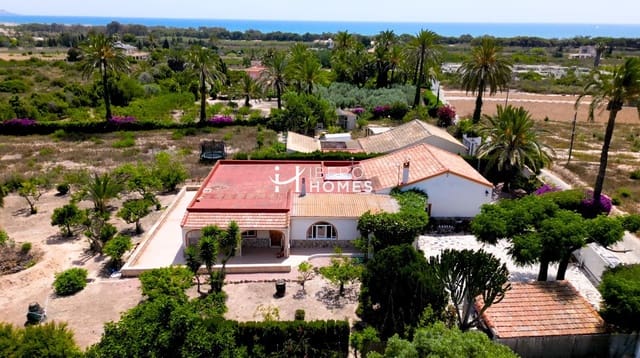 5 soveværelse Finca/Landehus til salg i La Marina, Elche / Elx med garage - € 539.000 (Ref: 9845317)