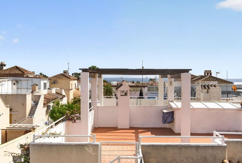 4 quarto Casa em Banda para venda em Torrevieja com piscina - 185 000 € (Ref: 9845320)