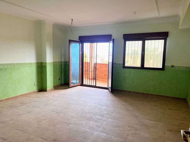 4 bedroom Apartment for sale in Los Alcázares with garage - € 270,000 (Ref: 9849231)