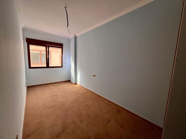 4 bedroom Apartment for sale in Los Alcázares with garage - € 270,000 (Ref: 9849231)