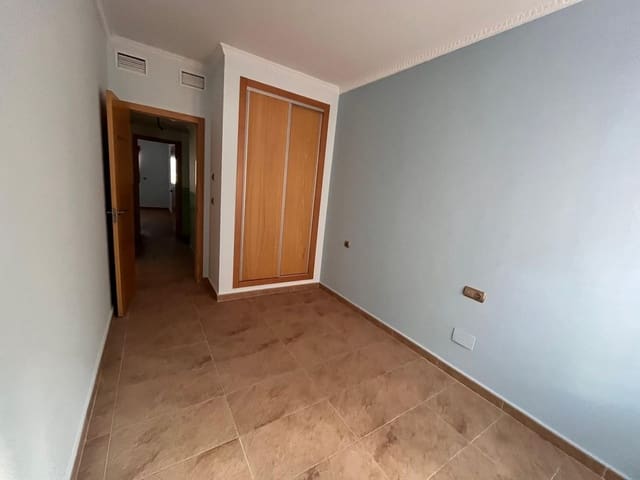 4 bedroom Apartment for sale in Los Alcázares with garage - € 270,000 (Ref: 9849231)