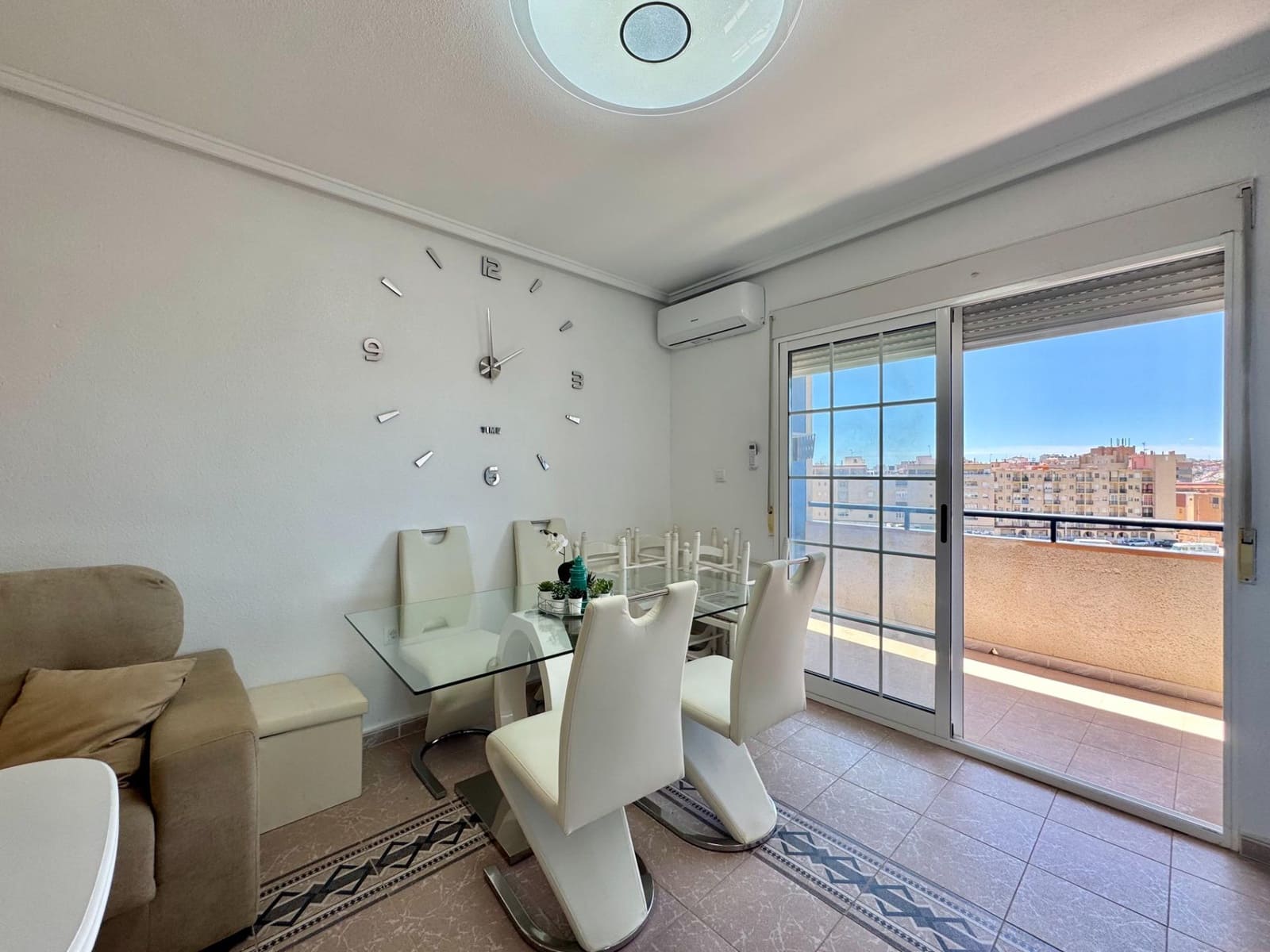 Apartamento Playa de 2 habitaciones en Torrevieja en venta con piscina - 172.900 € (Ref: 9849241)