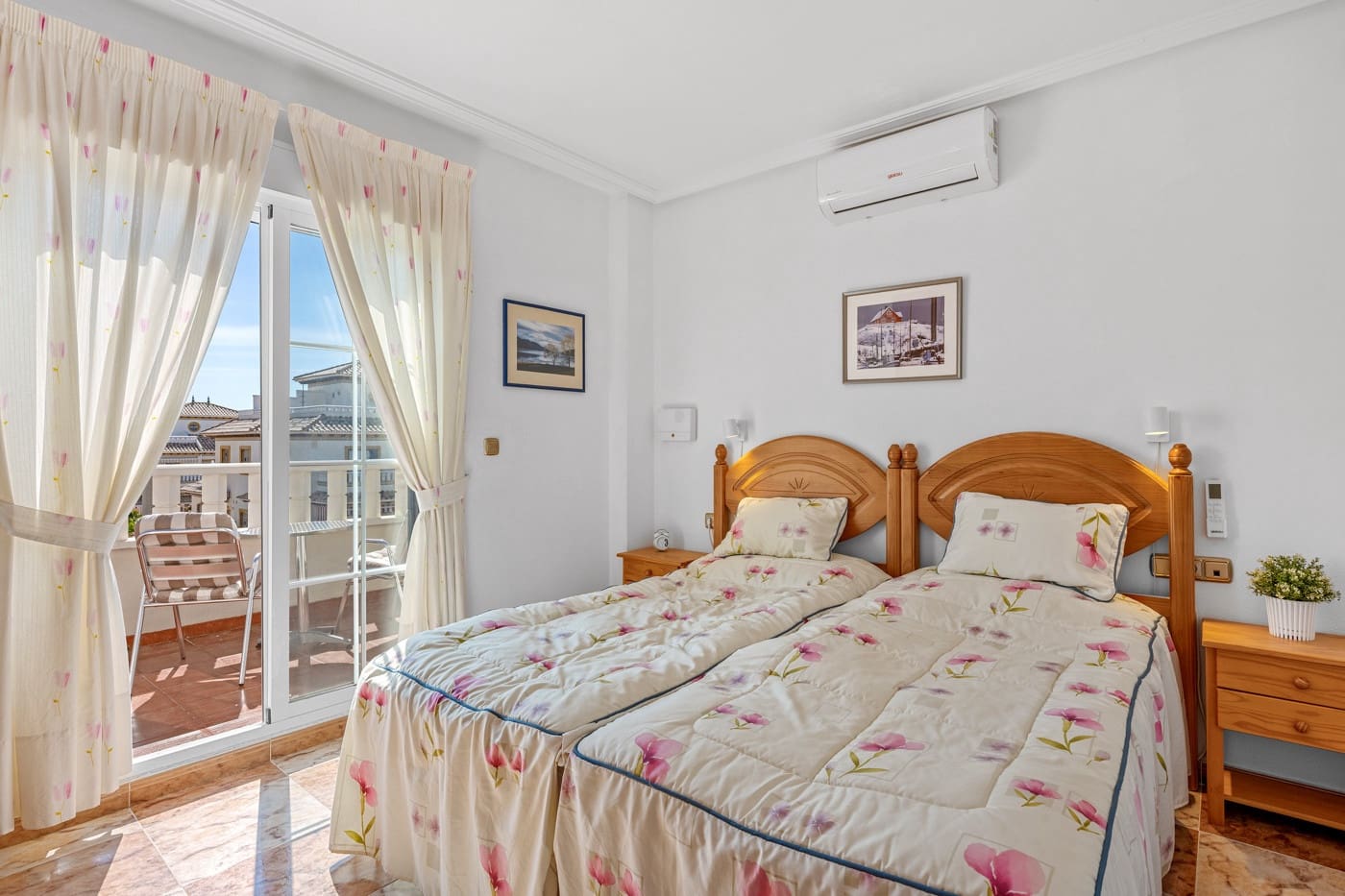 2 makuuhuone Rivitalo myytävänä paikassa Cabo Roig mukana uima-altaan - 219 000 € (Ref: 9849252)