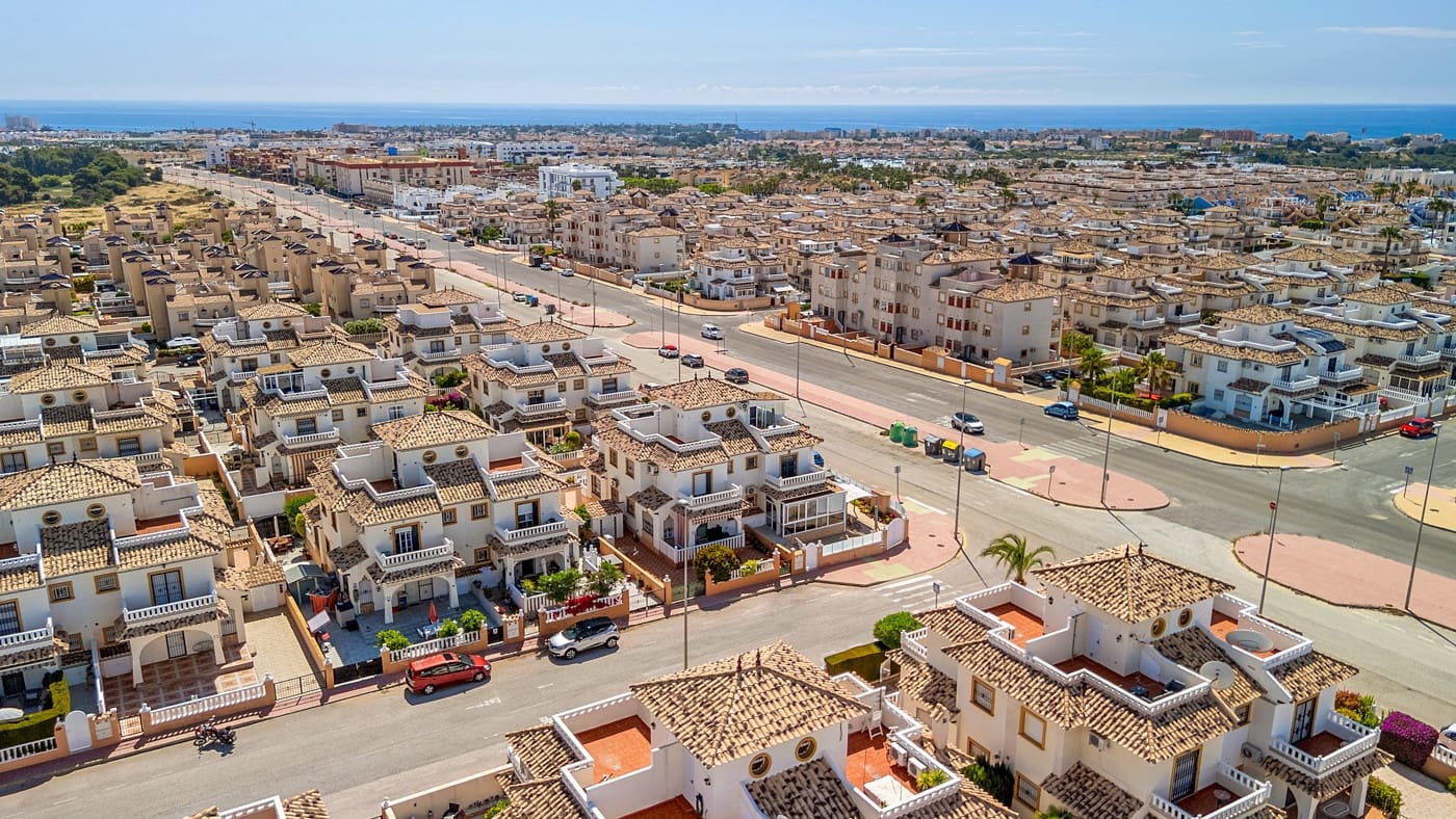 2 makuuhuone Rivitalo myytävänä paikassa Cabo Roig mukana uima-altaan - 219 000 € (Ref: 9849252)