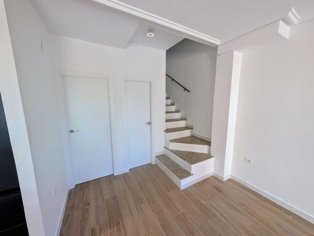 3 chambre Villa/Maison Semi-Mitoyenne à vendre à La Florida, Orihuela - 259 000 € (Ref: 9851073)
