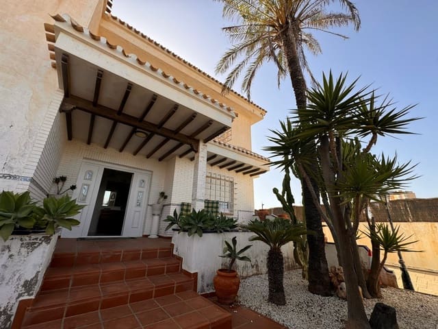 5 quarto Moradia para venda em La Manga del Mar Menor com piscina garagem - 870 000 € (Ref: 9851101)