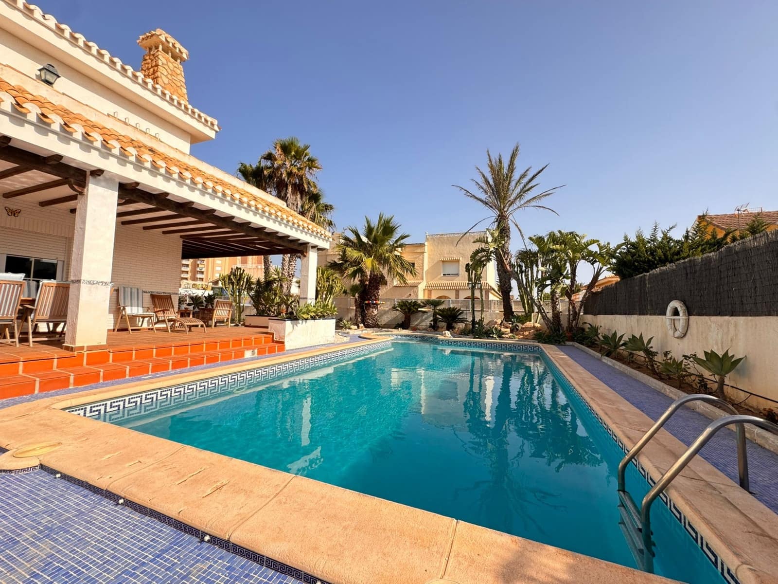 5 quarto Moradia para venda em La Manga del Mar Menor com piscina garagem - 870 000 € (Ref: 9851101)