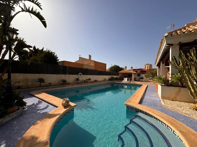 5 quarto Moradia para venda em La Manga del Mar Menor com piscina garagem - 870 000 € (Ref: 9851101)