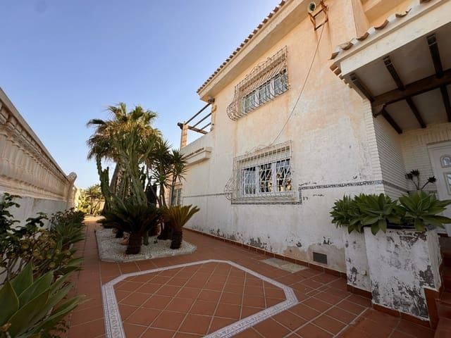 5 quarto Moradia para venda em La Manga del Mar Menor com piscina garagem - 870 000 € (Ref: 9851101)