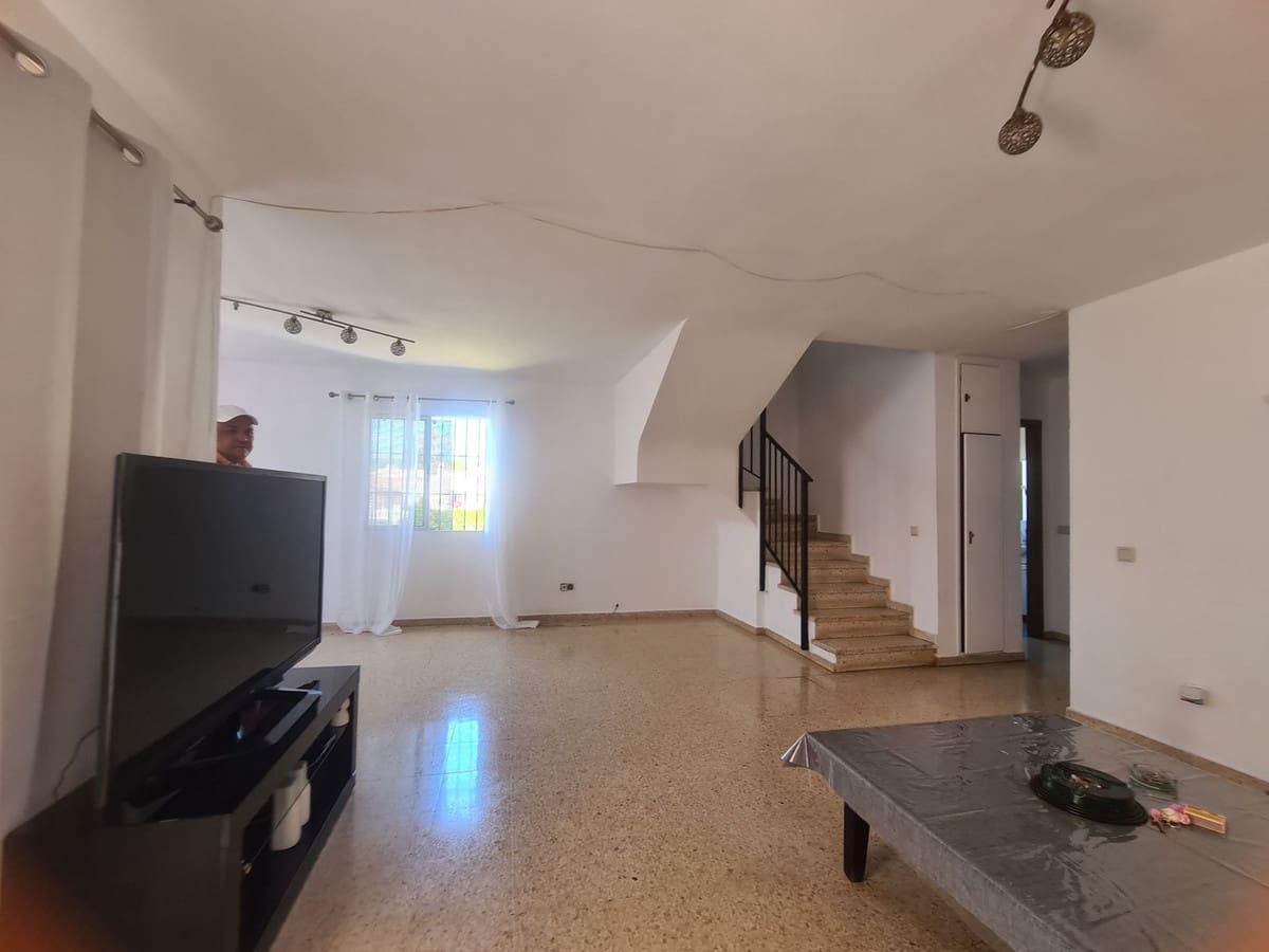 3 bedroom Townhouse for sale in Estepona - € 480,000 (Ref: 9855222)