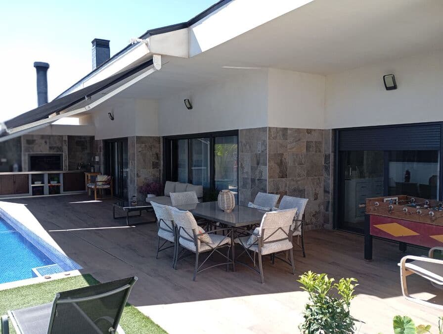 3 bedroom Villa for sale in Daya Nueva - € 750,000 (Ref: 9855223)