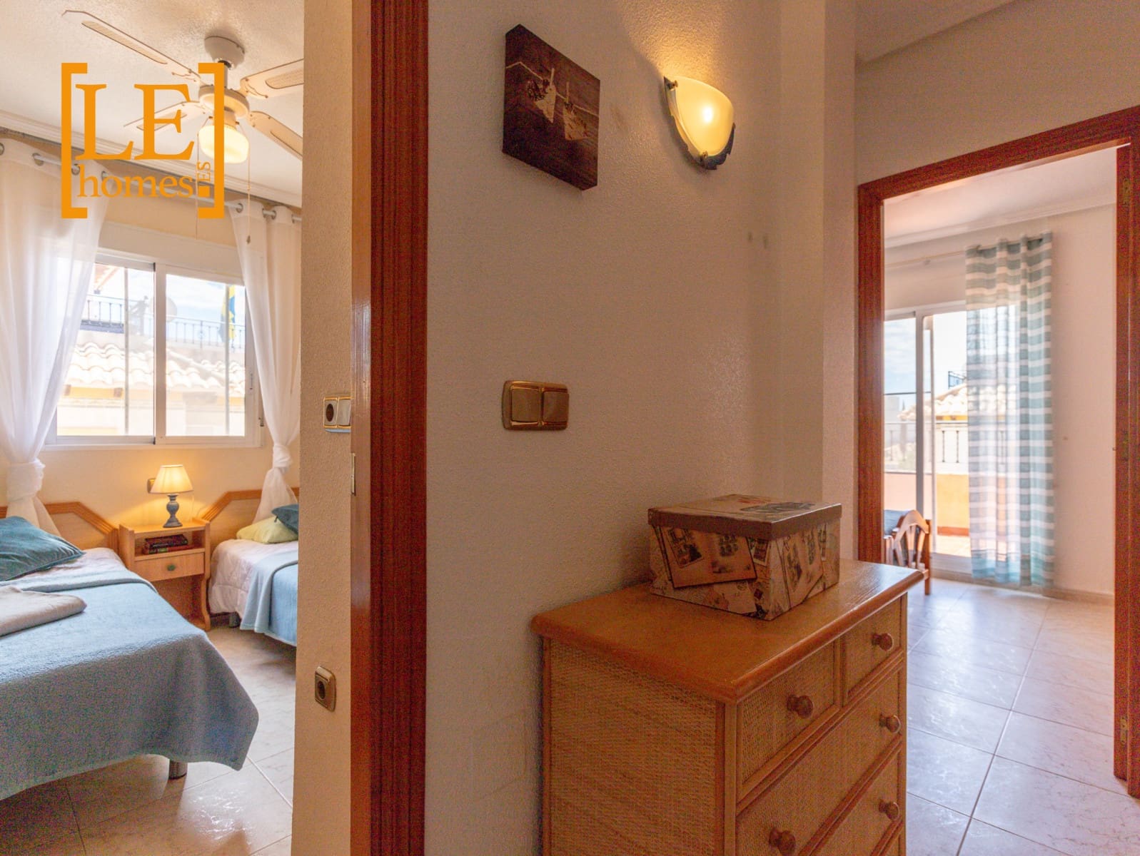 2 soveværelse Semi-Rækkehus til salg i Orihuela Costa med swimmingpool - € 209.000 (Ref: 9855226)