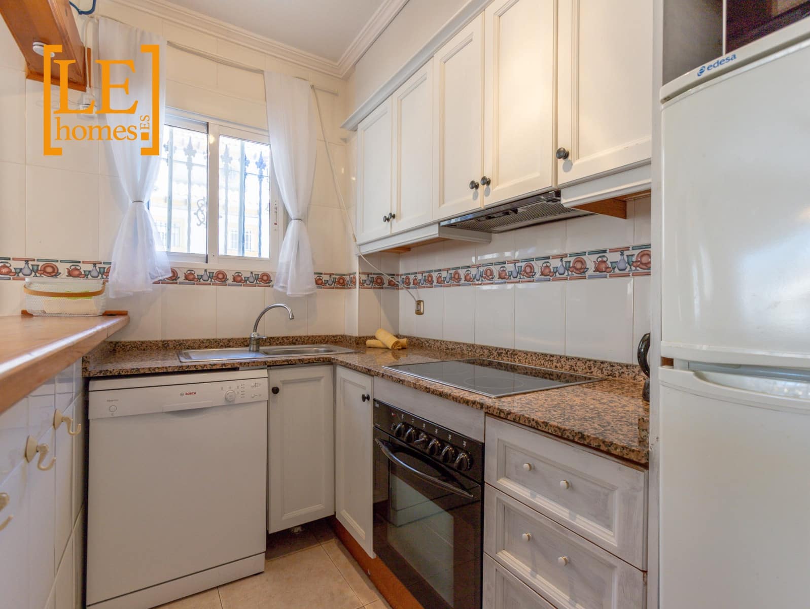 2 soveværelse Semi-Rækkehus til salg i Orihuela Costa med swimmingpool - € 209.000 (Ref: 9855226)