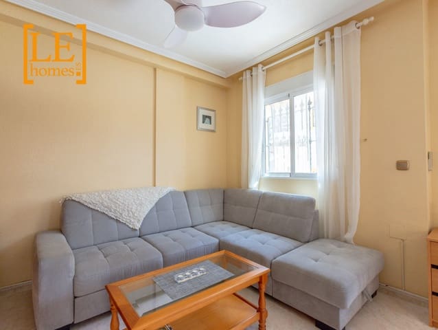 2 soveværelse Semi-Rækkehus til salg i Playa Flamenca, Orihuela med swimmingpool - € 209.000 (Ref: 9855226)