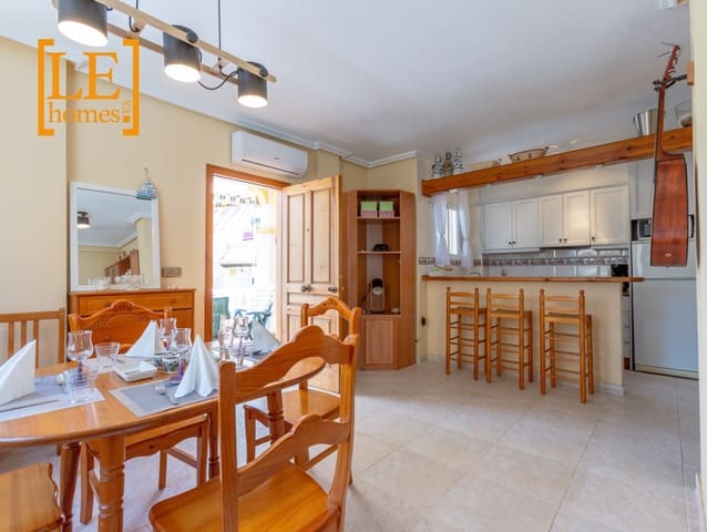 2 soveværelse Semi-Rækkehus til salg i Playa Flamenca, Orihuela med swimmingpool - € 209.000 (Ref: 9855226)