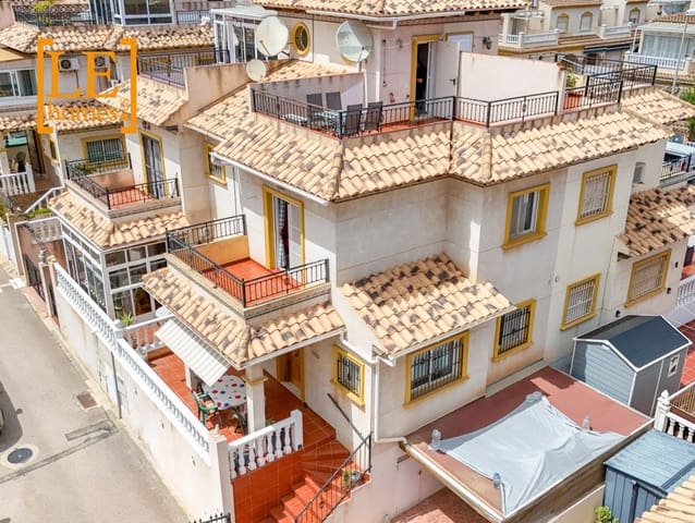 2 soveværelse Semi-Rækkehus til salg i Playa Flamenca, Orihuela med swimmingpool - € 209.000 (Ref: 9855226)