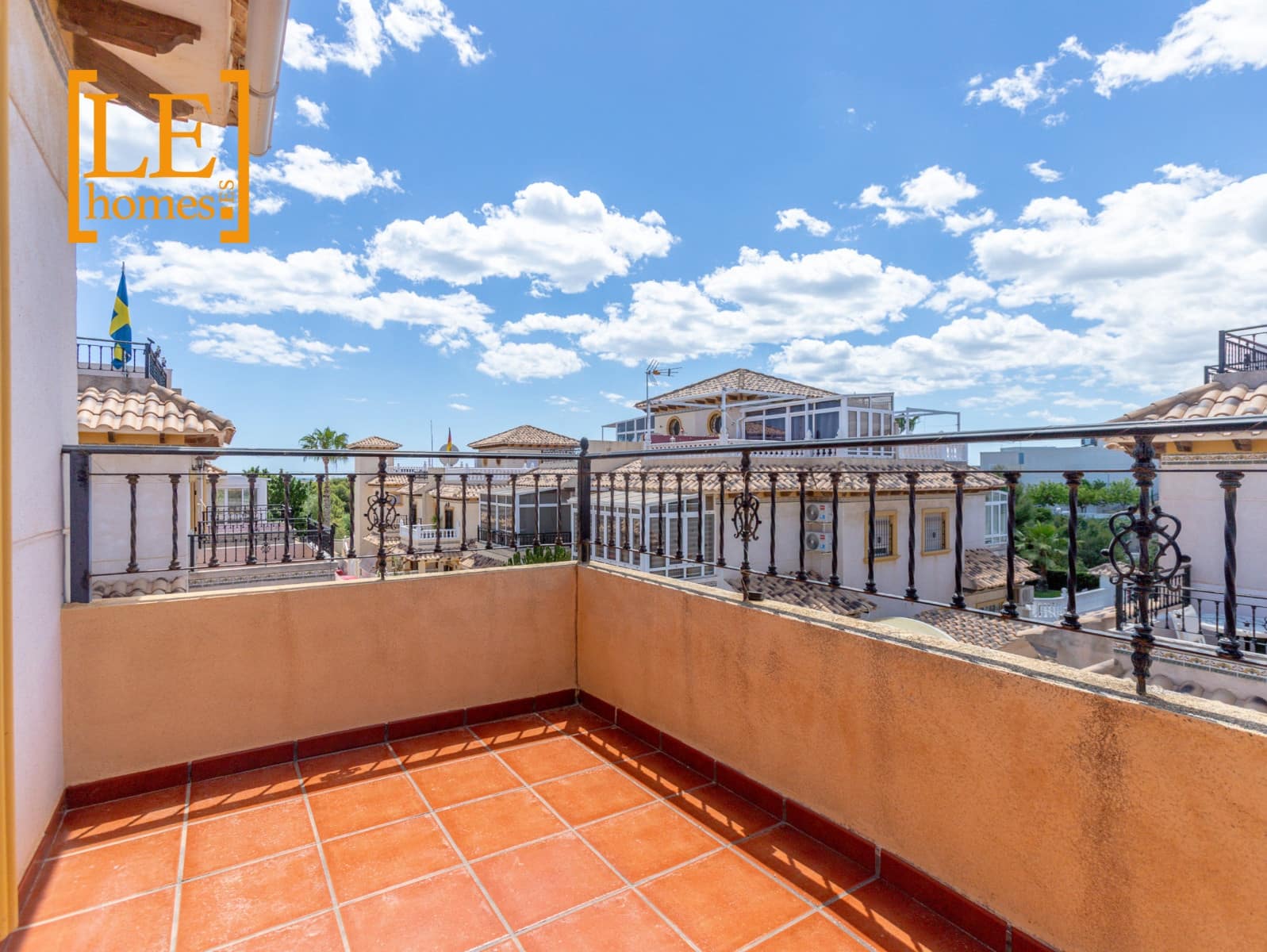 2 soveværelse Semi-Rækkehus til salg i Orihuela Costa med swimmingpool - € 209.000 (Ref: 9855226)