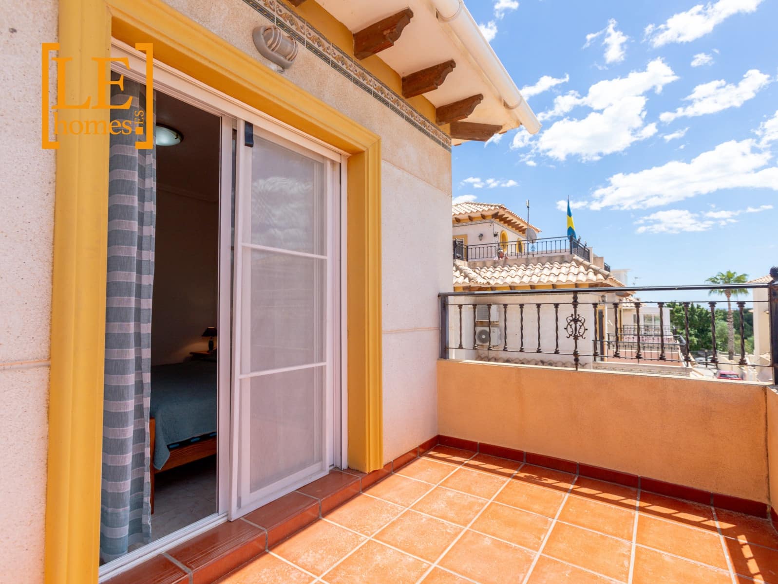 2 soveværelse Semi-Rækkehus til salg i Orihuela Costa med swimmingpool - € 209.000 (Ref: 9855226)