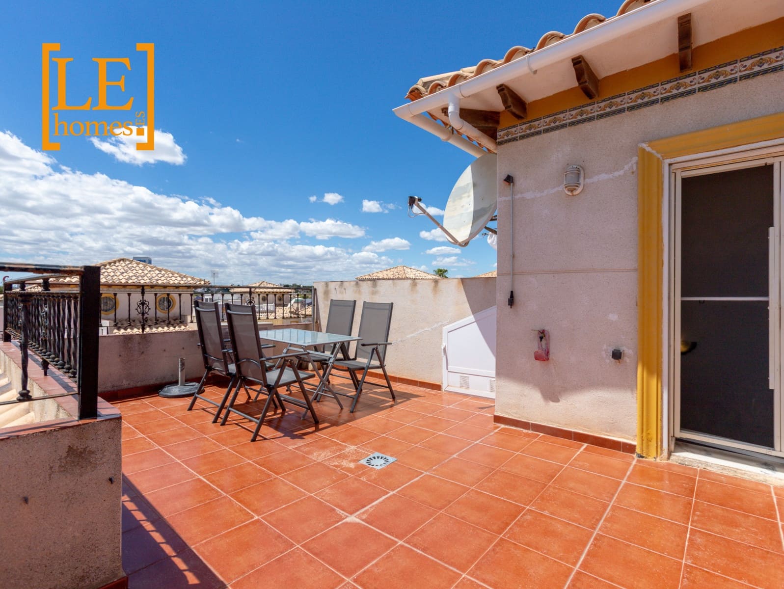 2 soveværelse Semi-Rækkehus til salg i Orihuela Costa med swimmingpool - € 209.000 (Ref: 9855226)