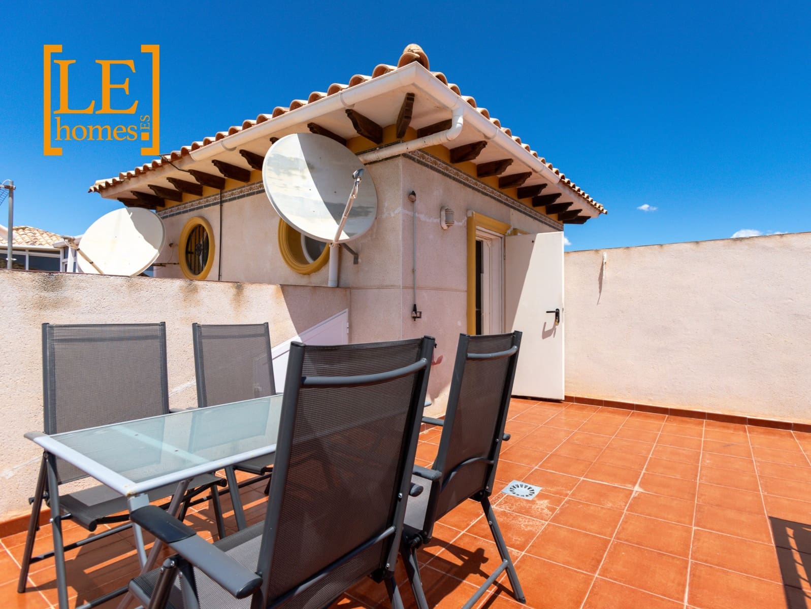 2 soveværelse Semi-Rækkehus til salg i Orihuela Costa med swimmingpool - € 209.000 (Ref: 9855226)