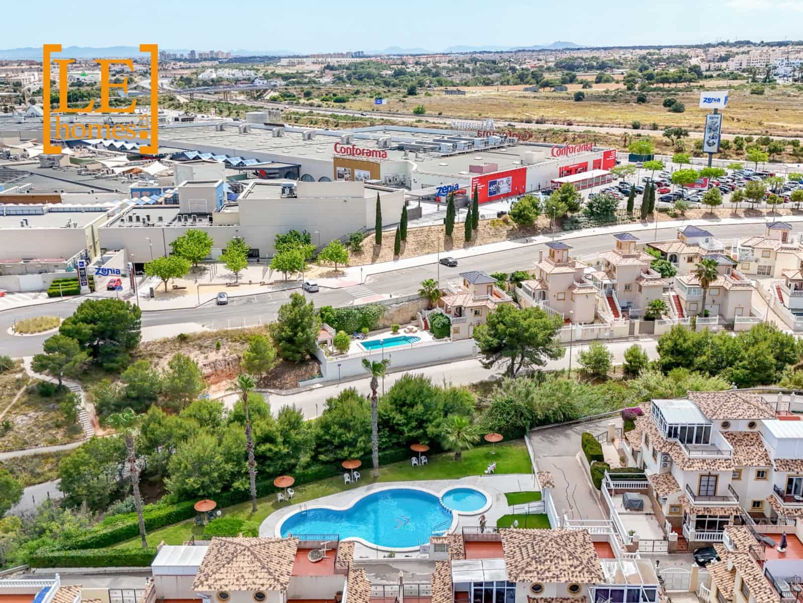 2 soveværelse Semi-Rækkehus til salg i Orihuela Costa med swimmingpool - € 209.000 (Ref: 9855226)