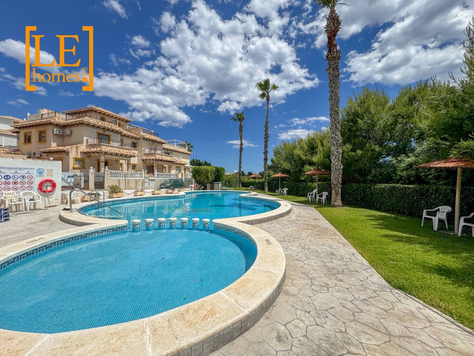 2 soveværelse Semi-Rækkehus til salg i Orihuela Costa med swimmingpool - € 209.000 (Ref: 9855226)