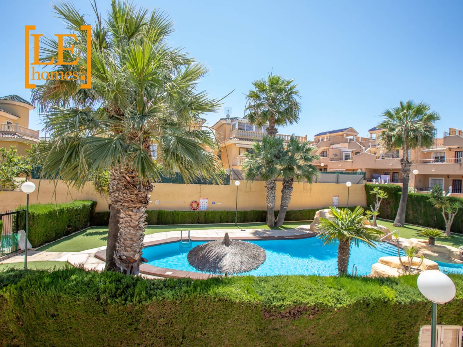2 sypialnia Bungalow na sprzedaż w Orihuela Costa z basenem - 215 000 € (Ref: 9855227)