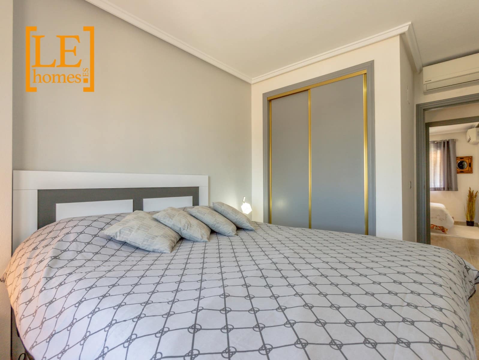 2 sypialnia Bungalow na sprzedaż w Orihuela Costa z basenem - 215 000 € (Ref: 9855227)