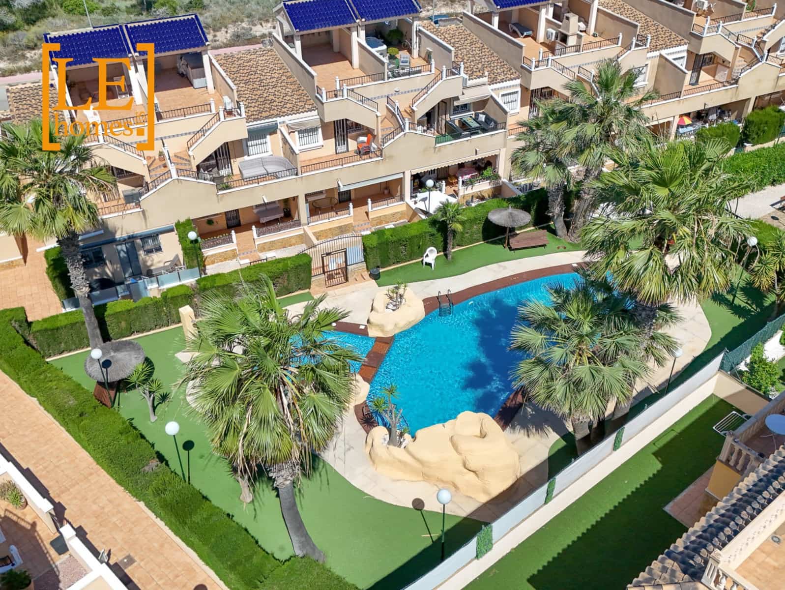 2 sypialnia Bungalow na sprzedaż w Orihuela Costa z basenem - 215 000 € (Ref: 9855227)