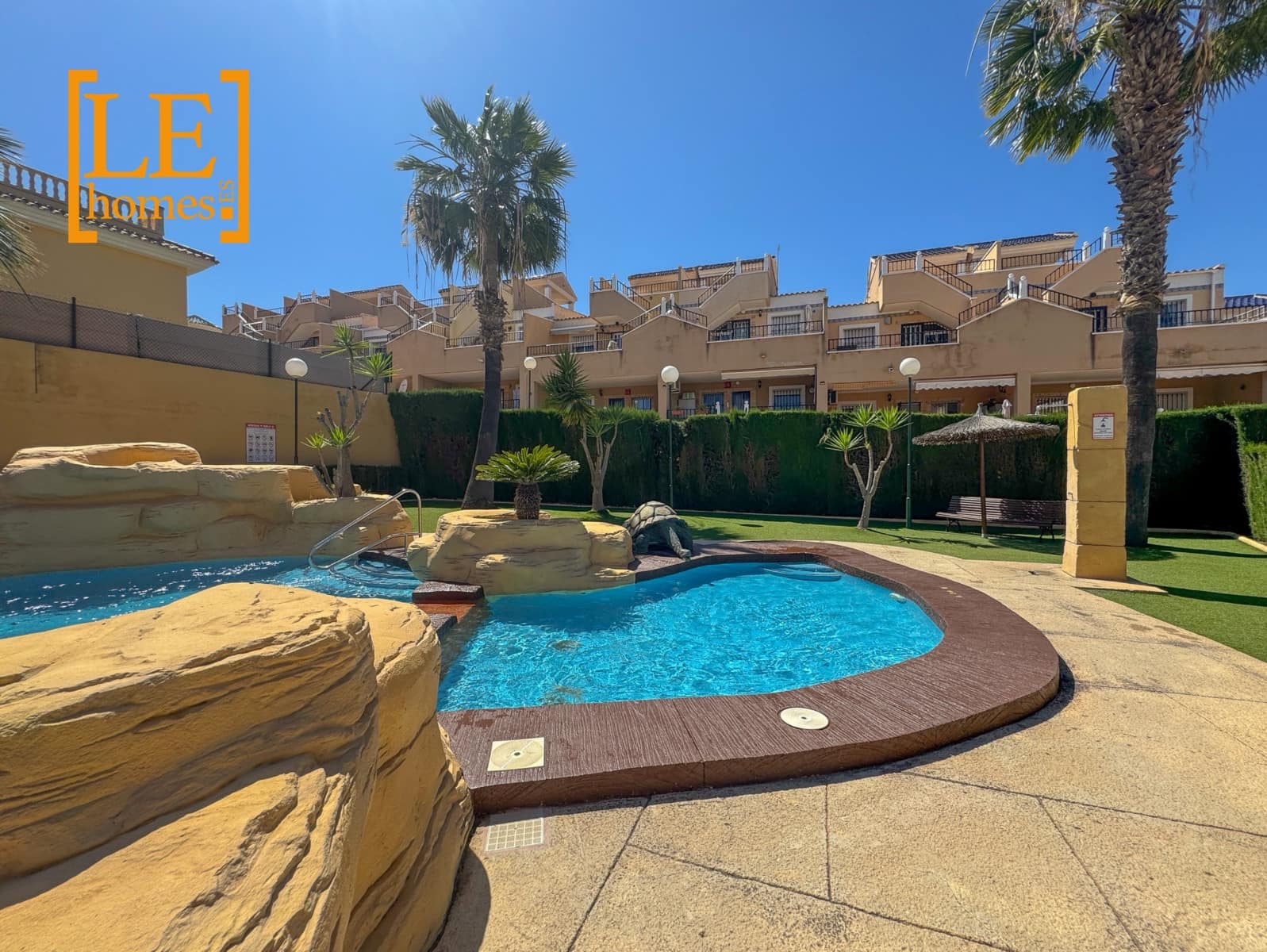 2 sypialnia Bungalow na sprzedaż w Orihuela Costa z basenem - 215 000 € (Ref: 9855227)