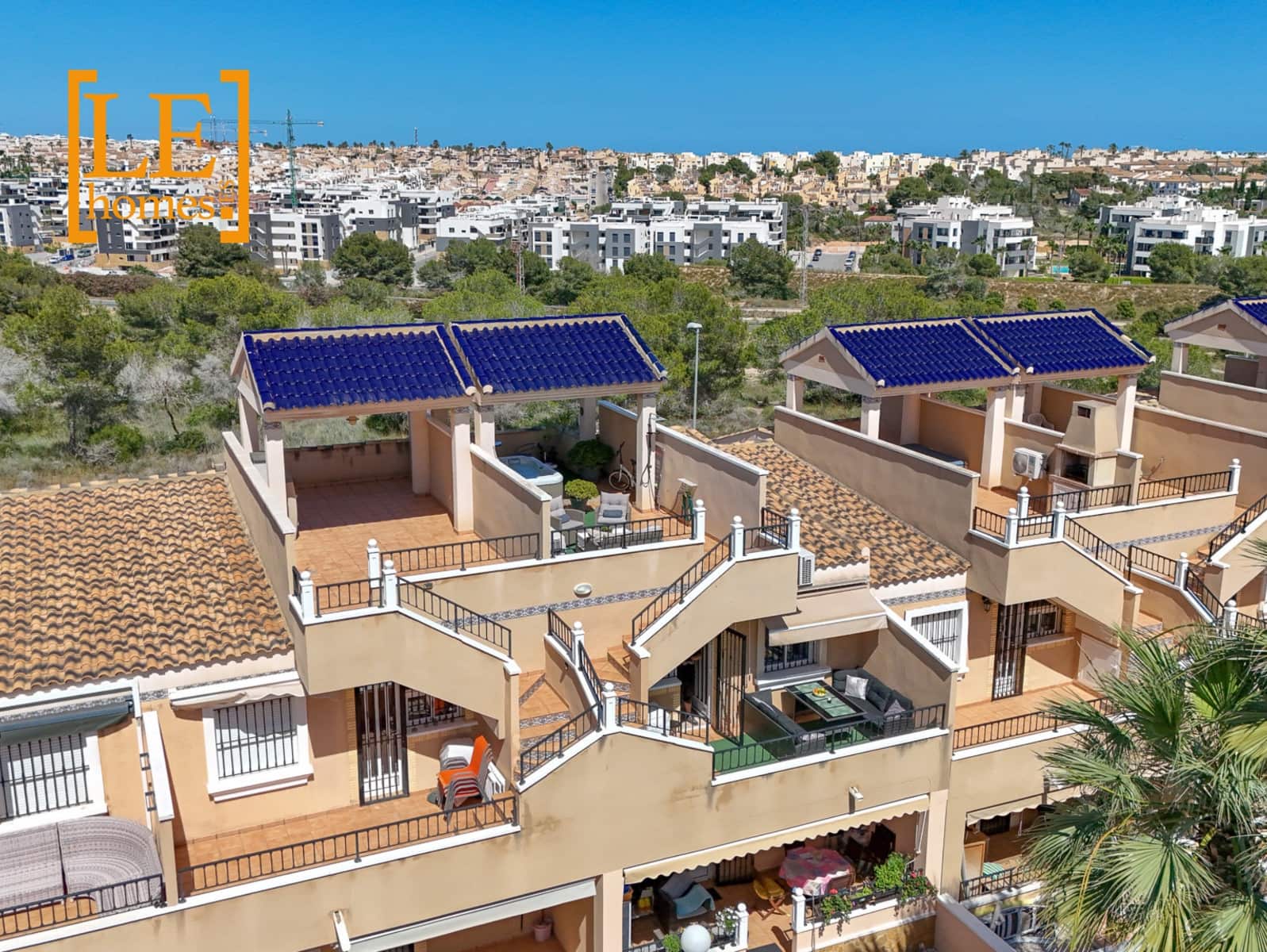 2 sypialnia Bungalow na sprzedaż w Orihuela Costa z basenem - 215 000 € (Ref: 9855227)