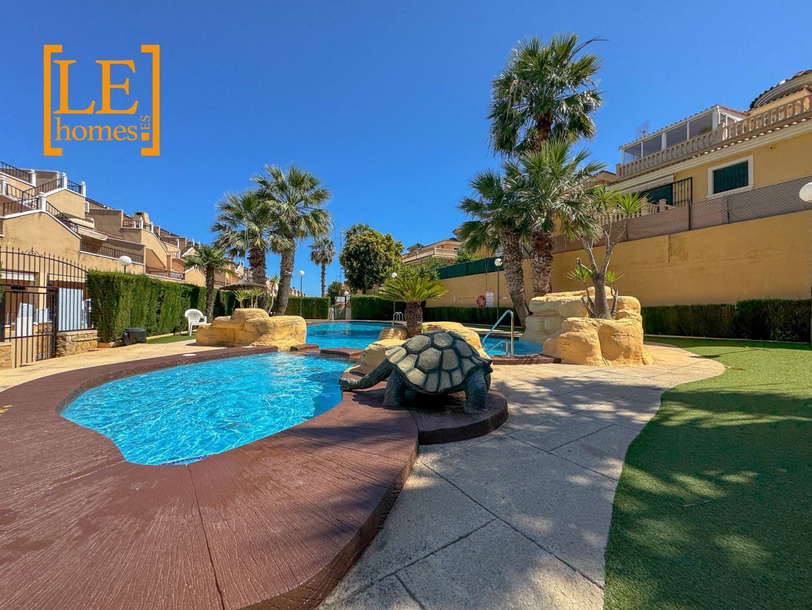 2 sypialnia Bungalow na sprzedaż w Orihuela Costa z basenem - 215 000 € (Ref: 9855227)